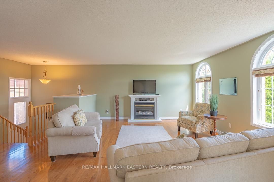 20 Ferguson Place Property Photo 6