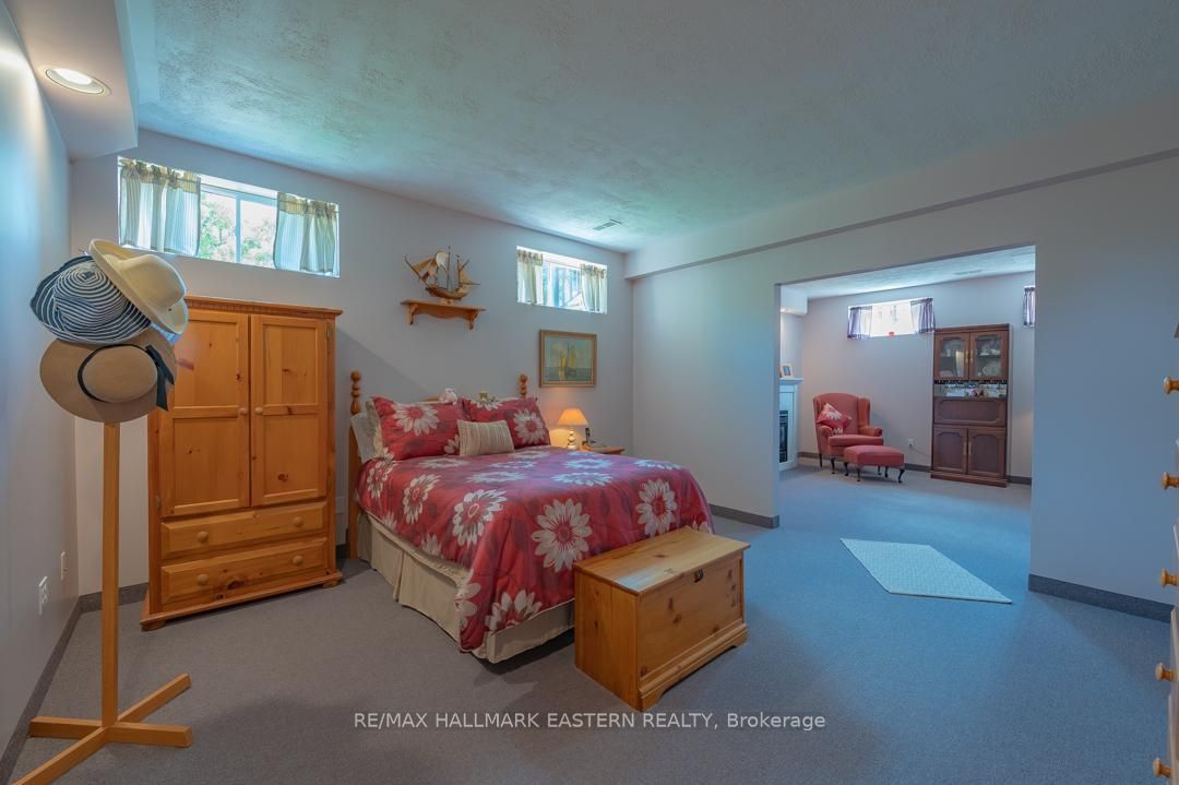 20 Ferguson Place Property Photo 19