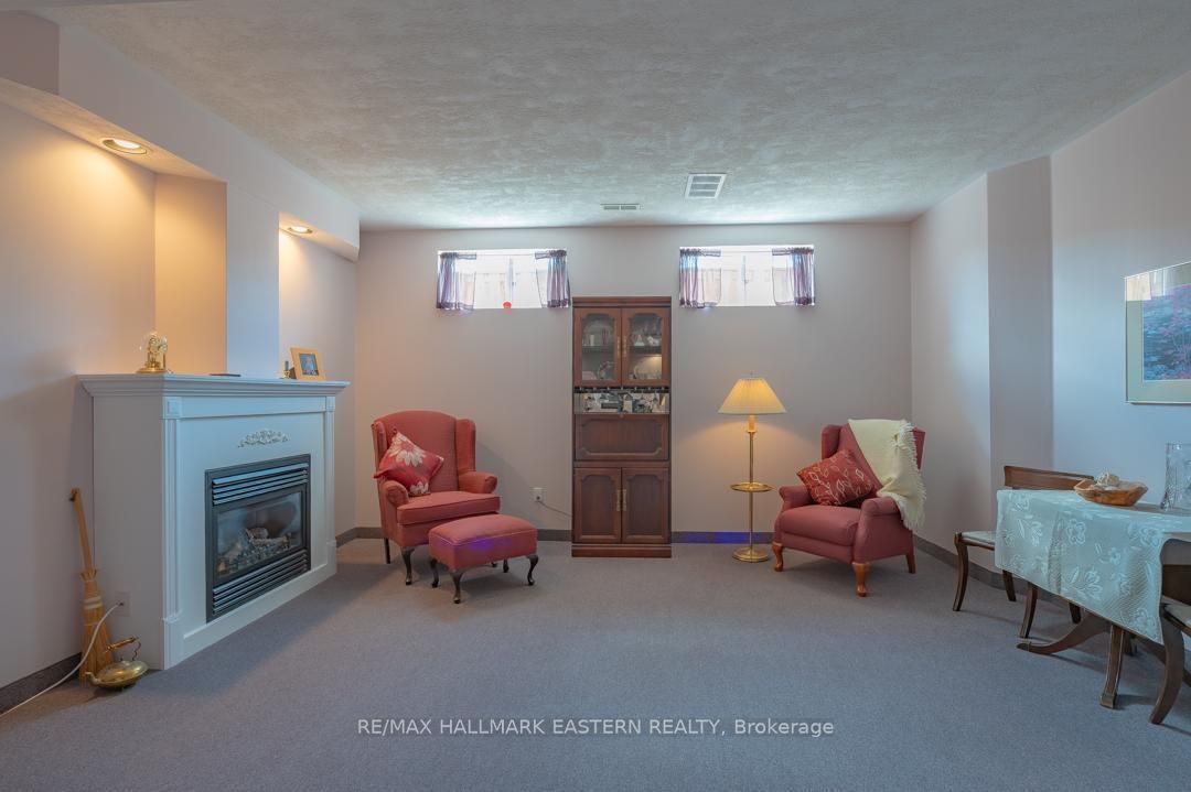 20 Ferguson Place Property Photo 21