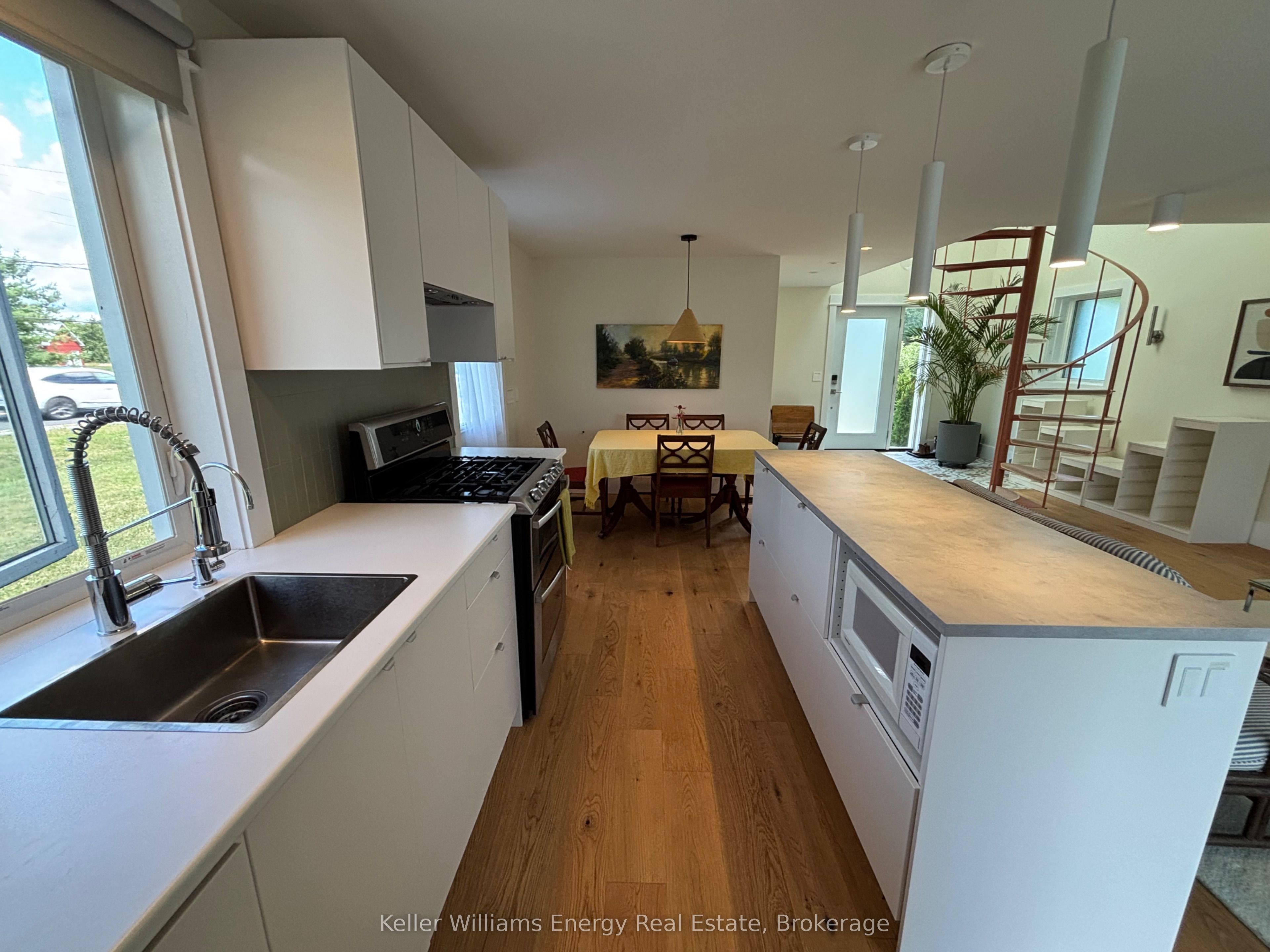 18683 Loyalist Parkway 2 Property Photo 11