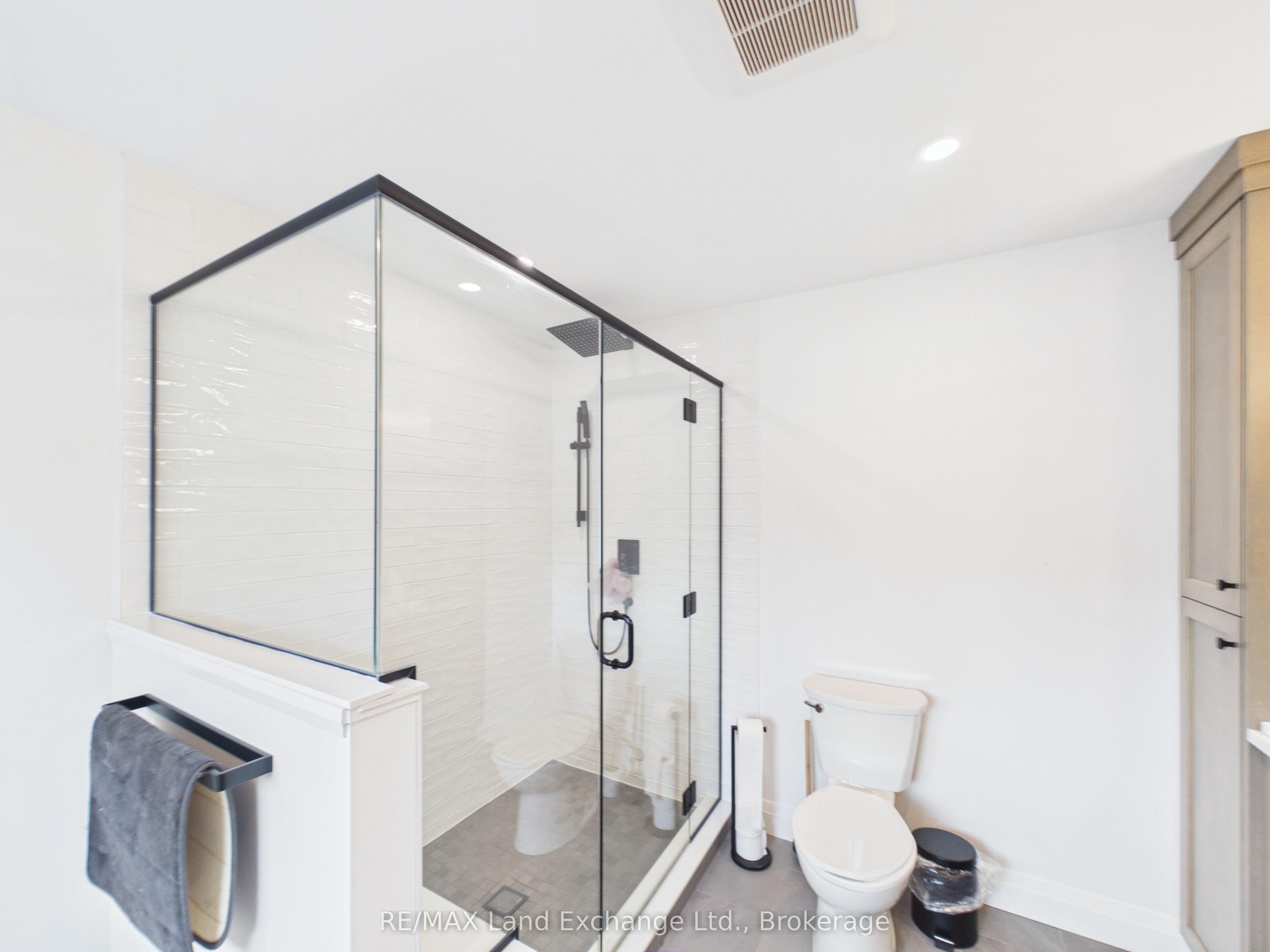 2 Park Street Property Photo 11