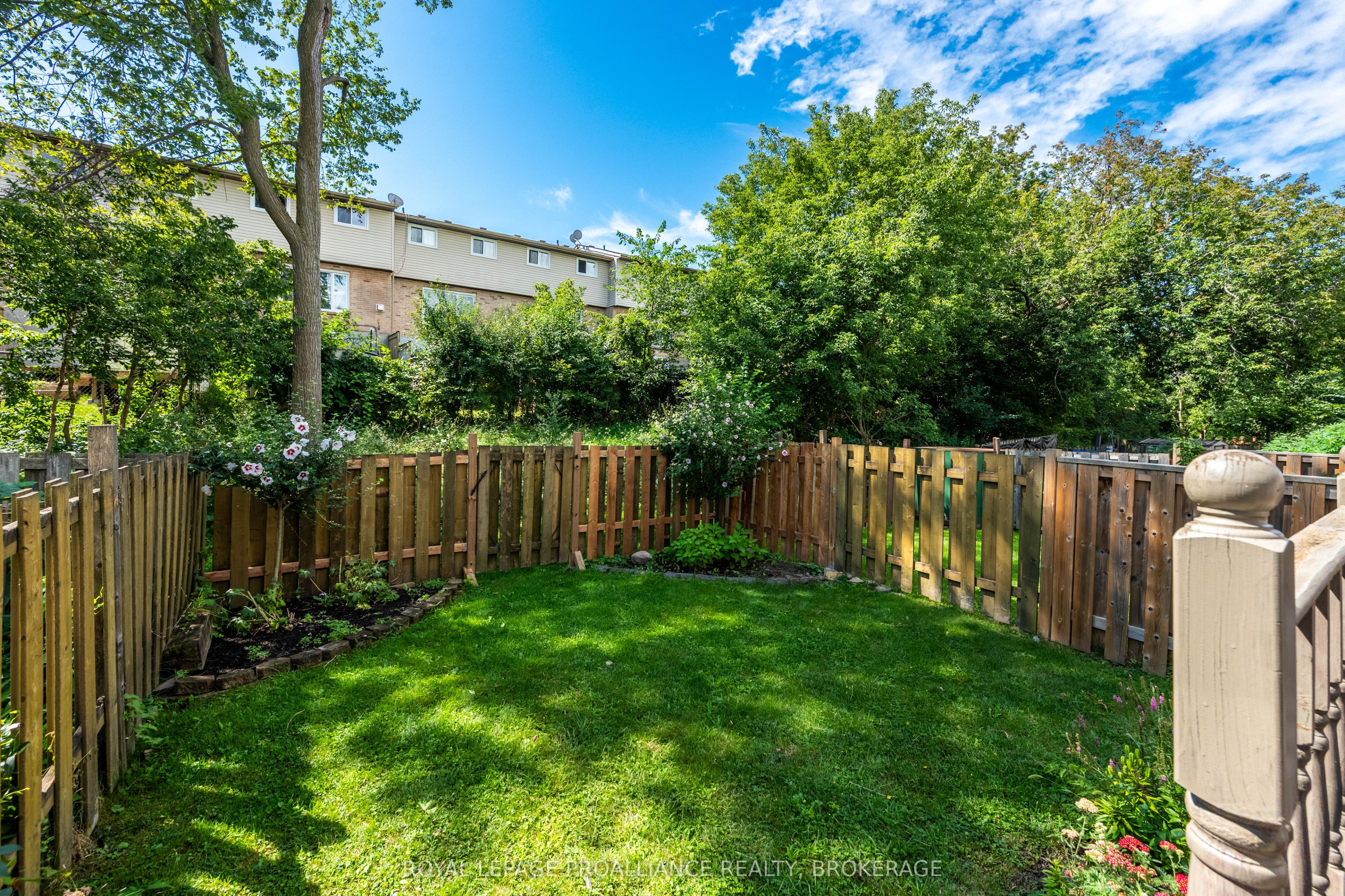 46 Rosemund Crescent Property Photo 32