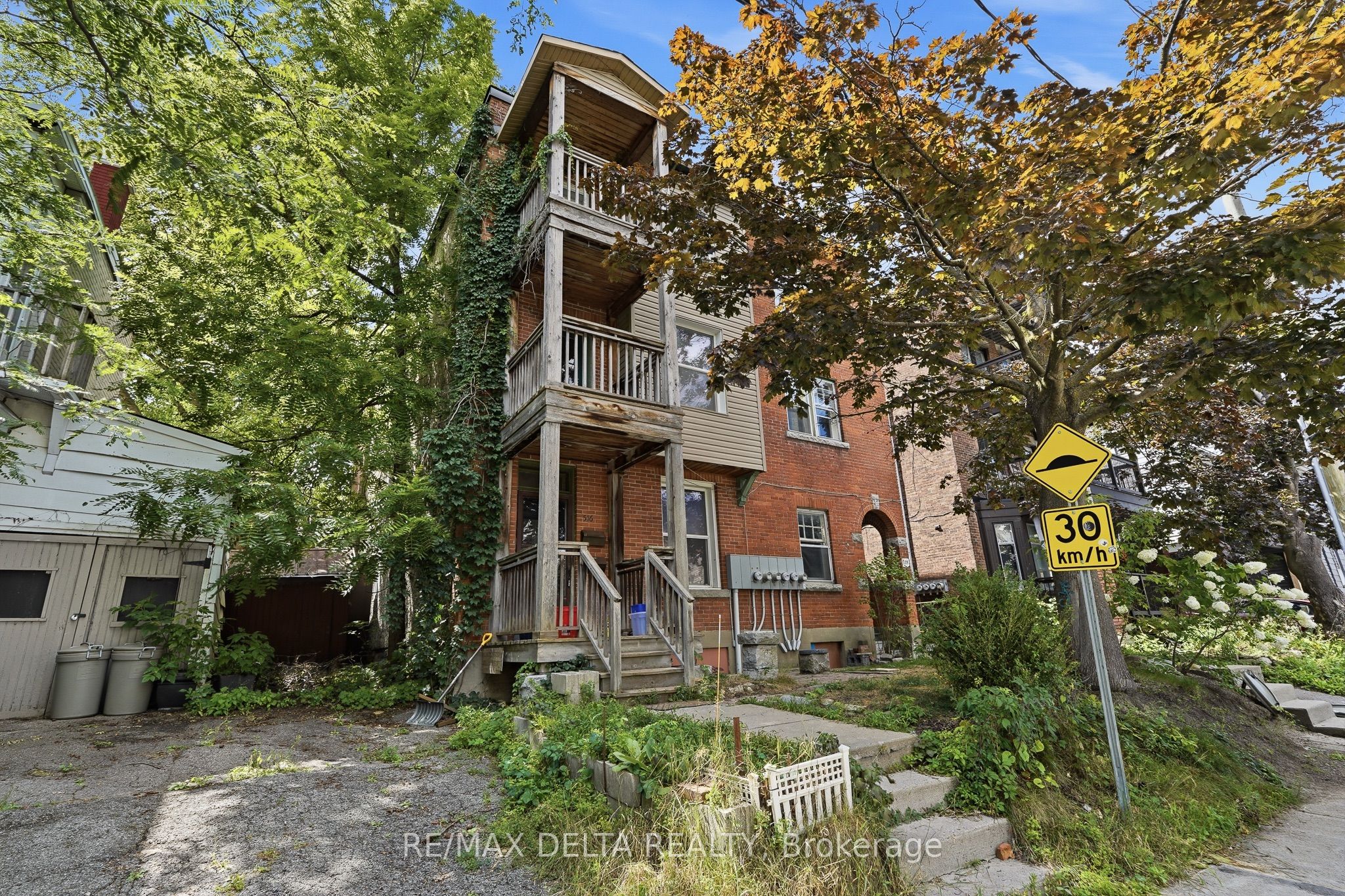 516 Bay Street 2 Property Photo 1