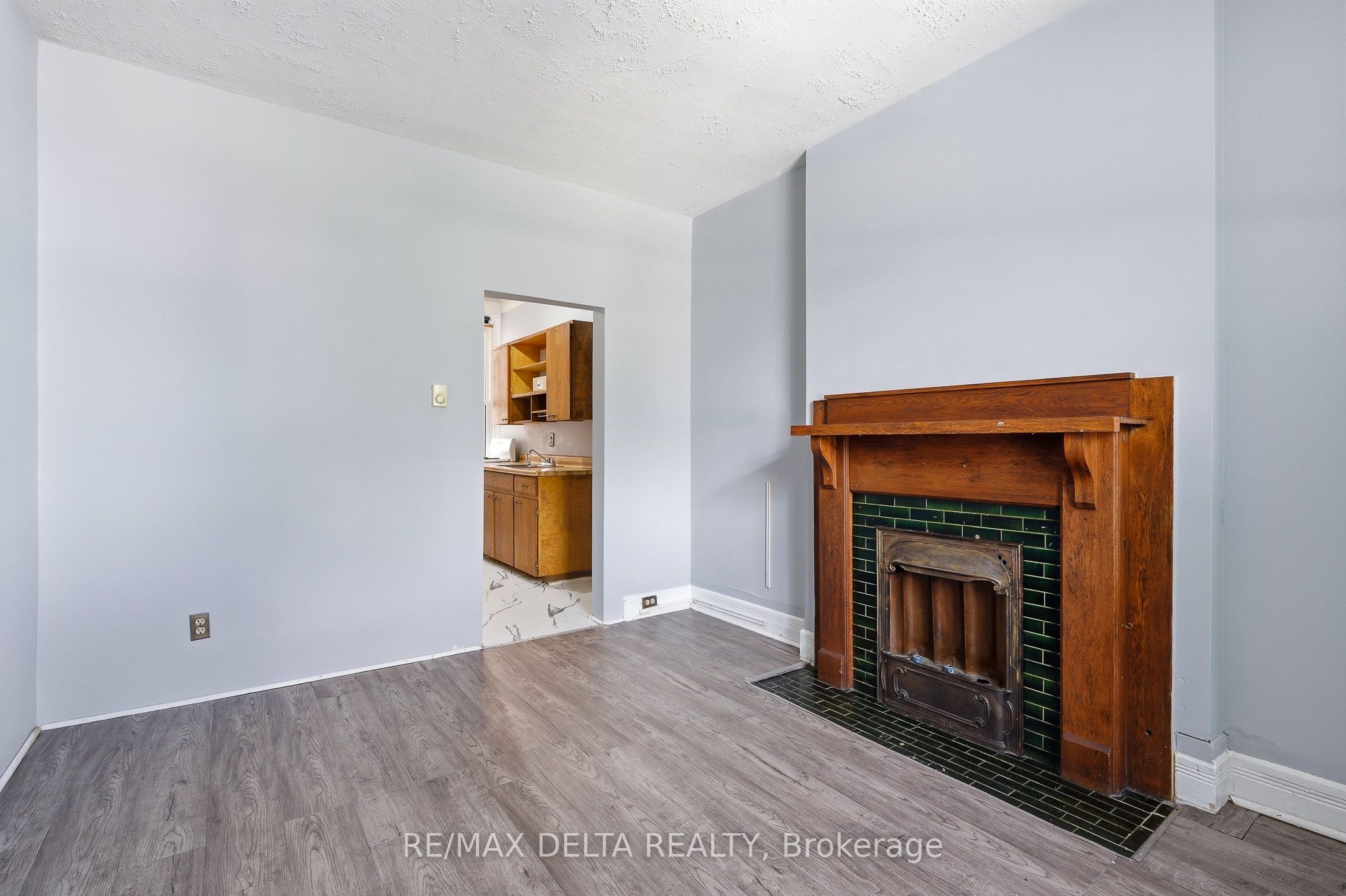 516 Bay Street 2 Property Photo 7