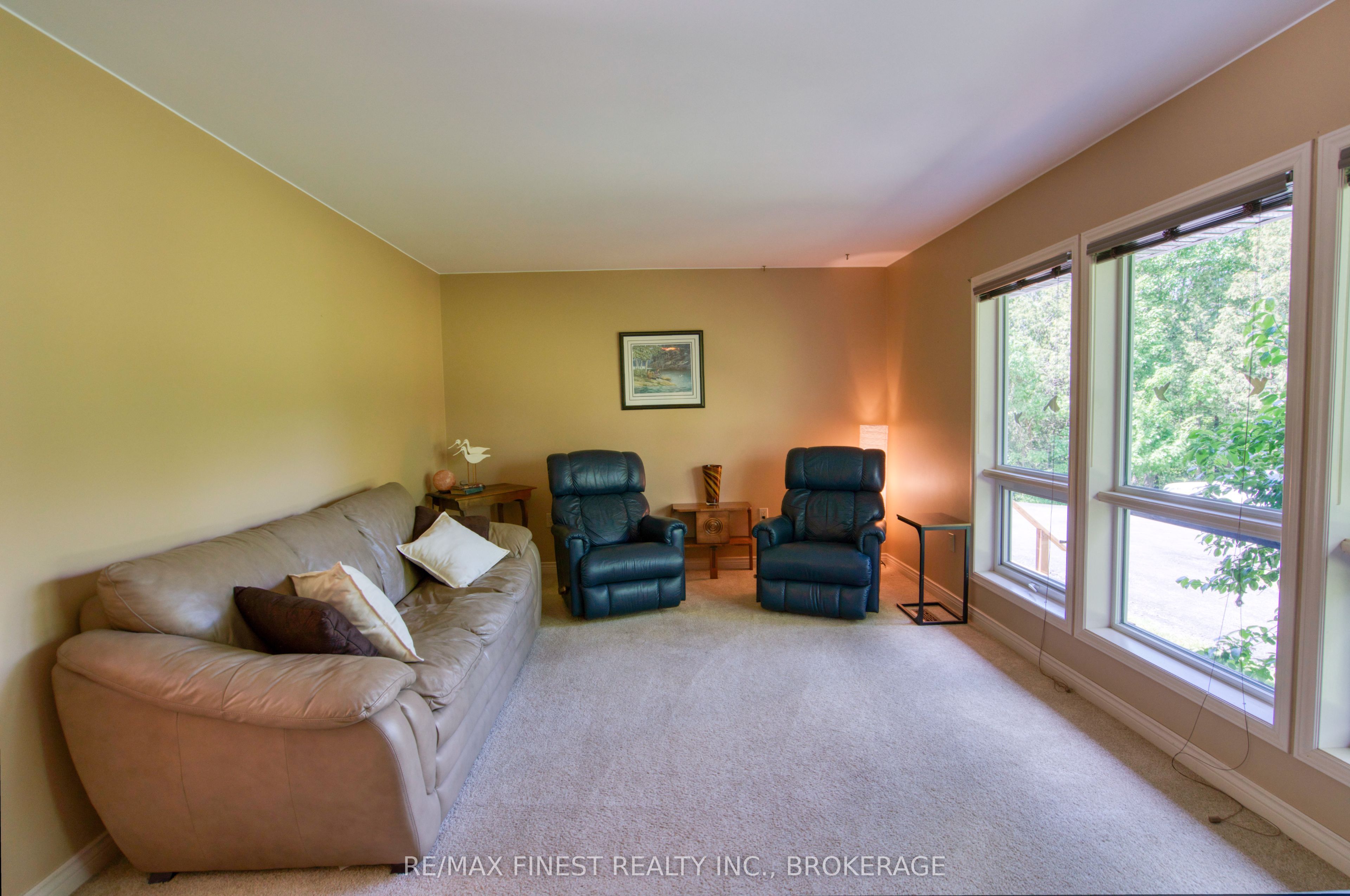 5895 Davey Drive Property Photo 6