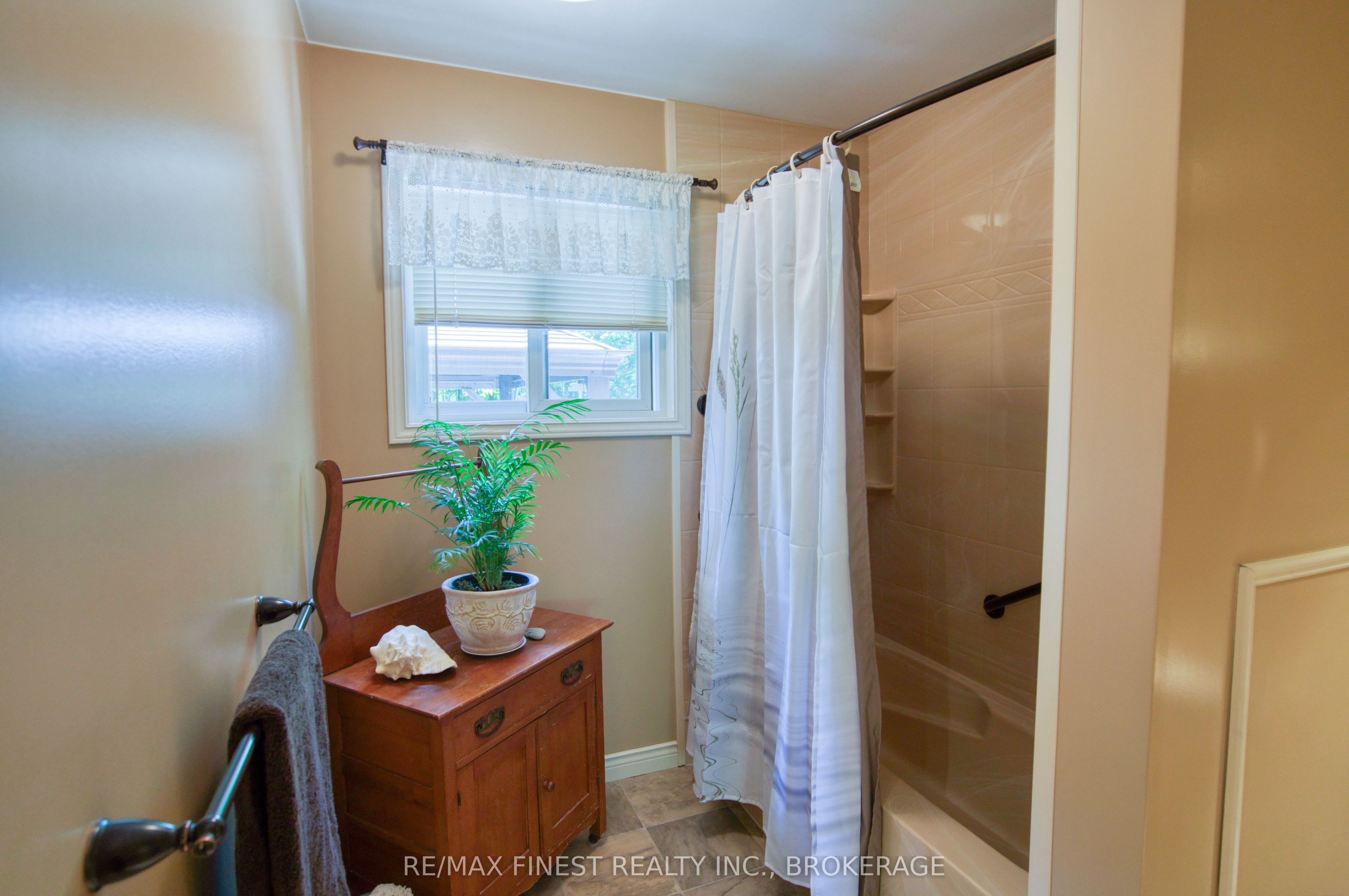 5895 Davey Drive Property Photo 13