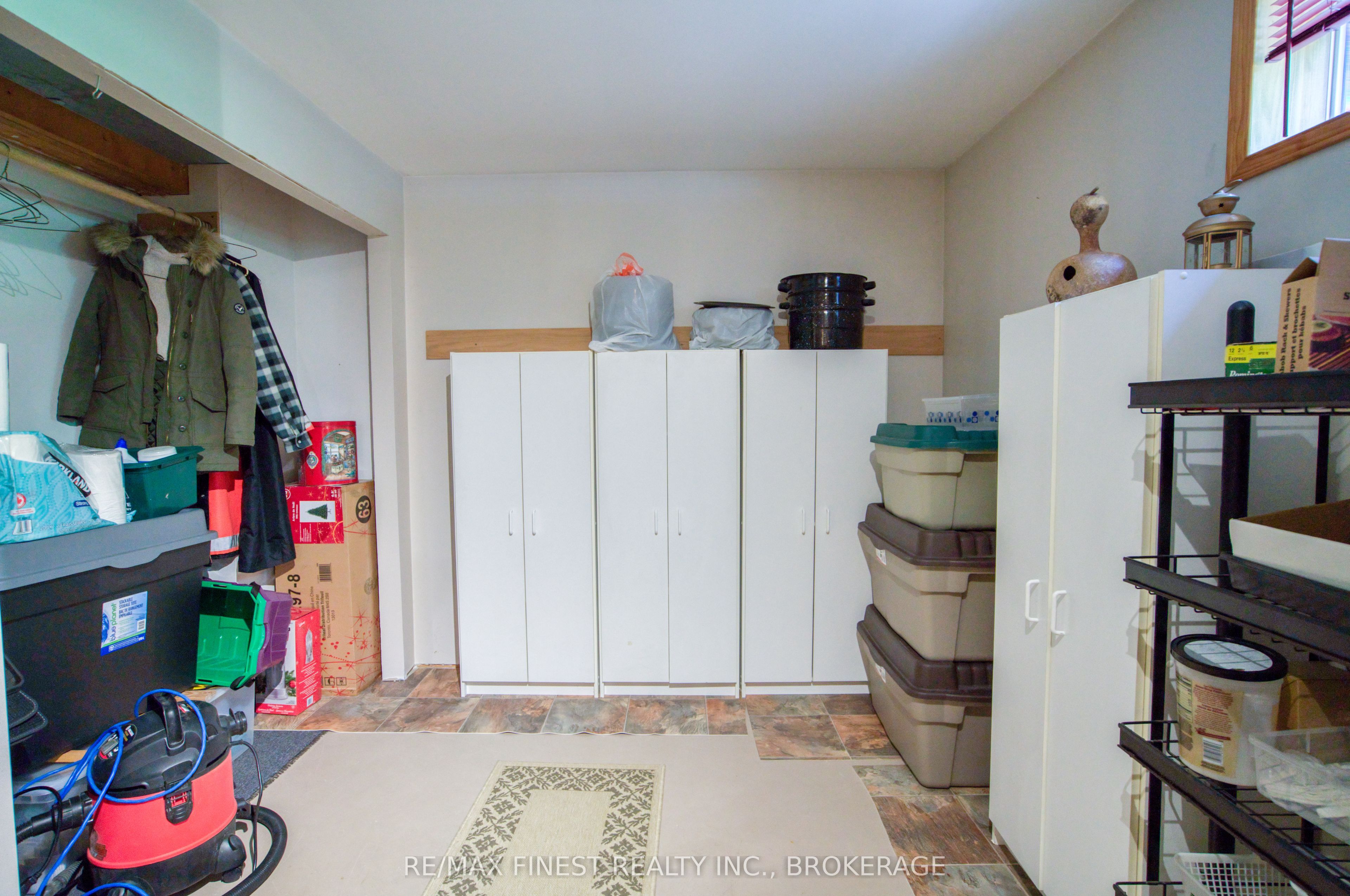 5895 Davey Drive Property Photo 22