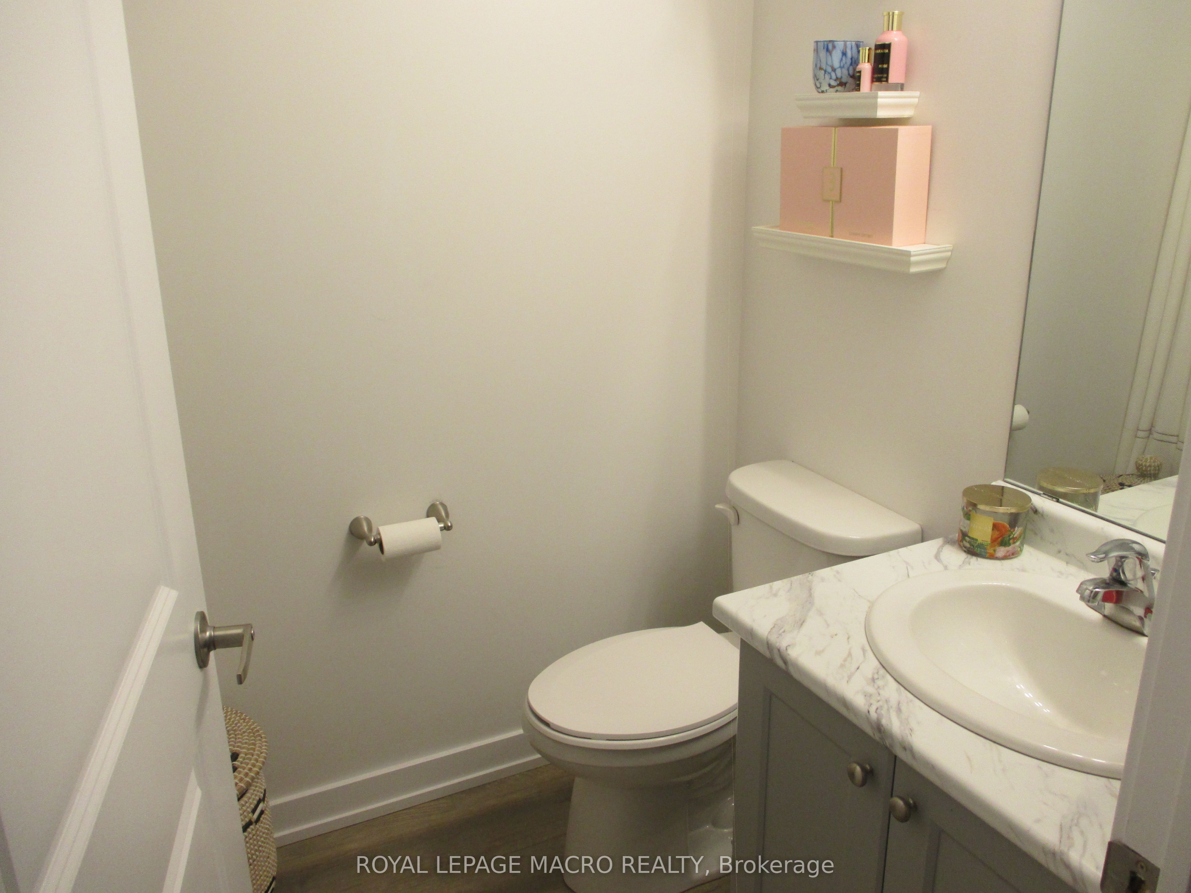 5055 Greenlane Road 533 Property Photo 16