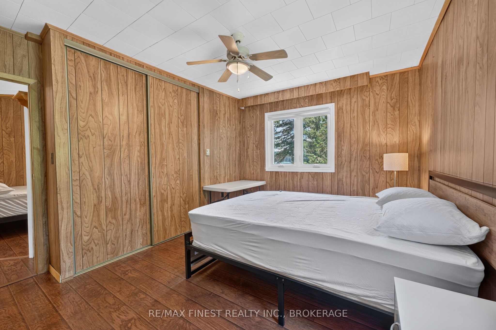 1067 Island View Lane E Property Photo 17