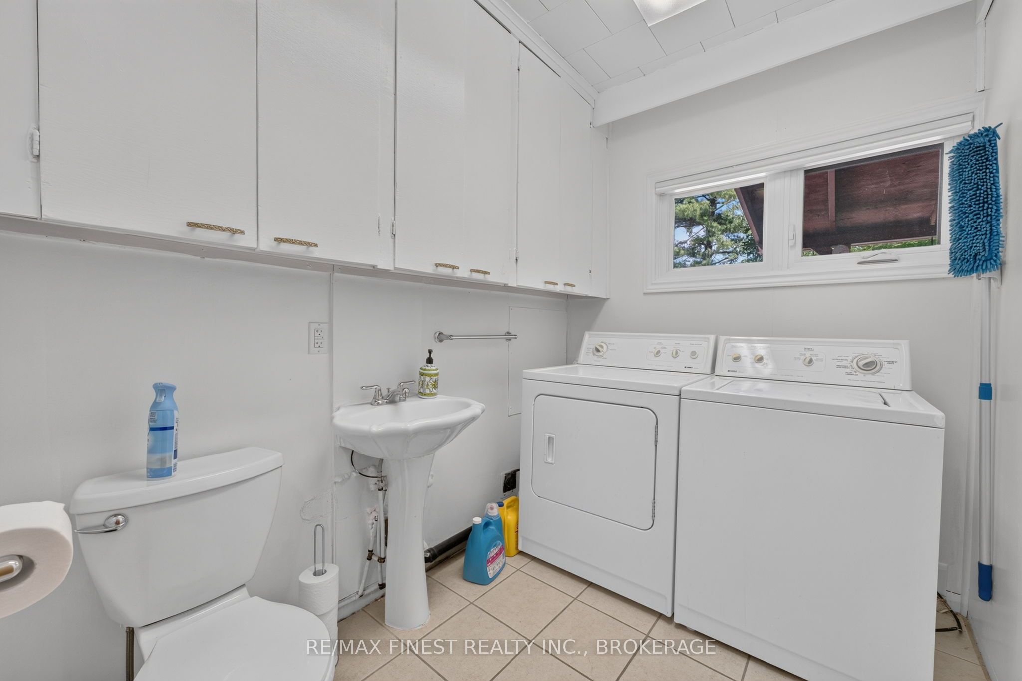 1067 Island View Lane E Property Photo 21