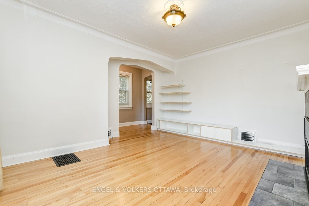 475 Golden Avenue Property Photo 7