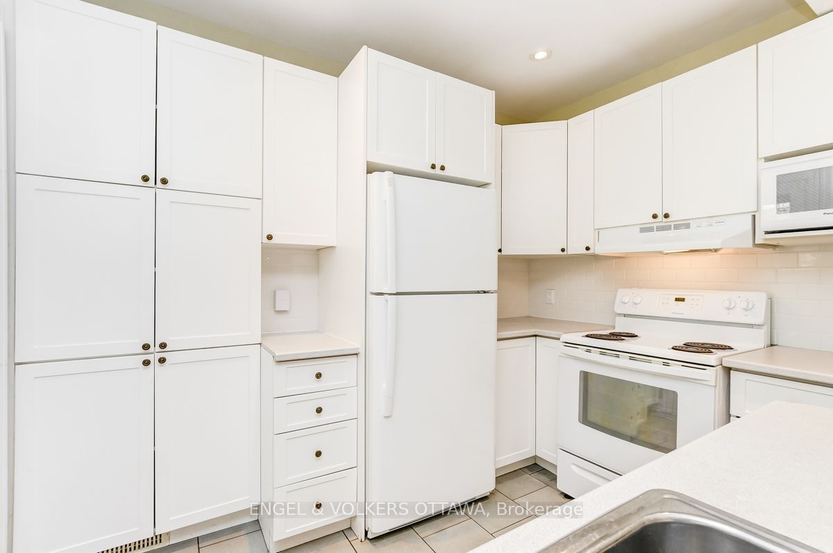 475 Golden Avenue Property Photo 14