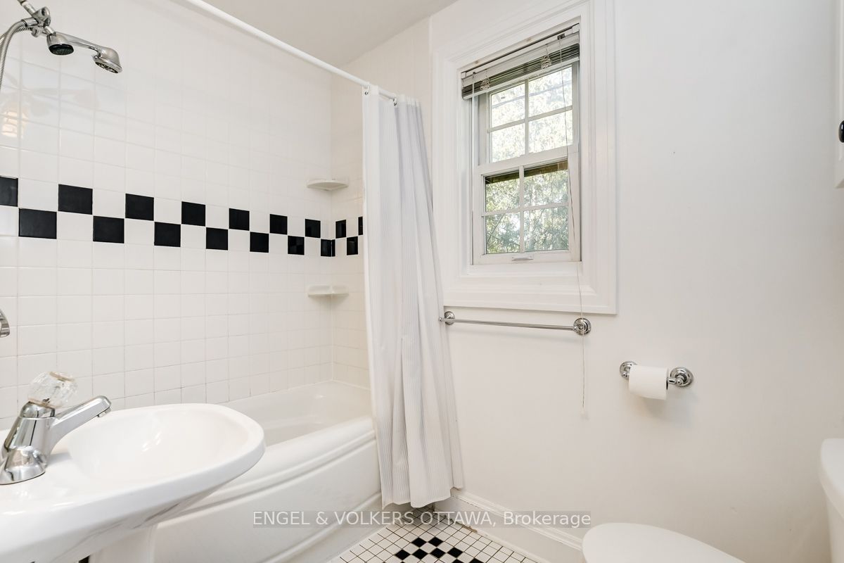475 Golden Avenue Property Photo 20