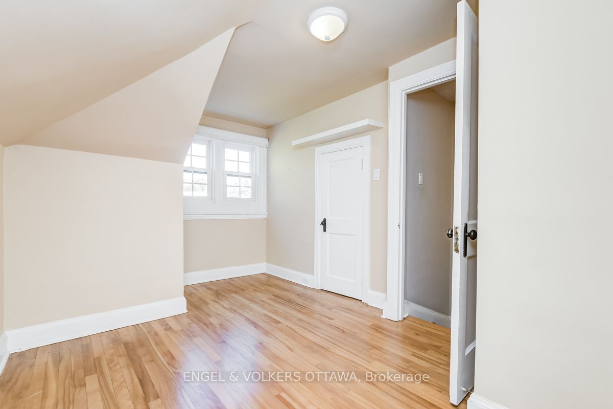 475 Golden Avenue Property Photo 21