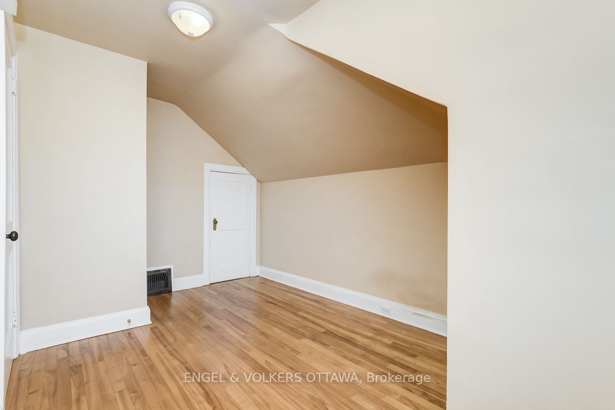 475 Golden Avenue Property Photo 22