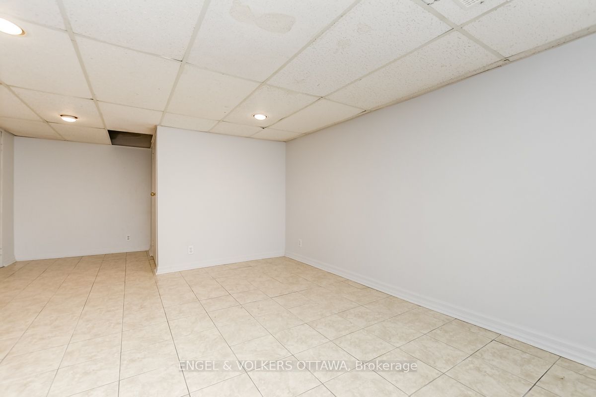 475 Golden Avenue Property Photo 23