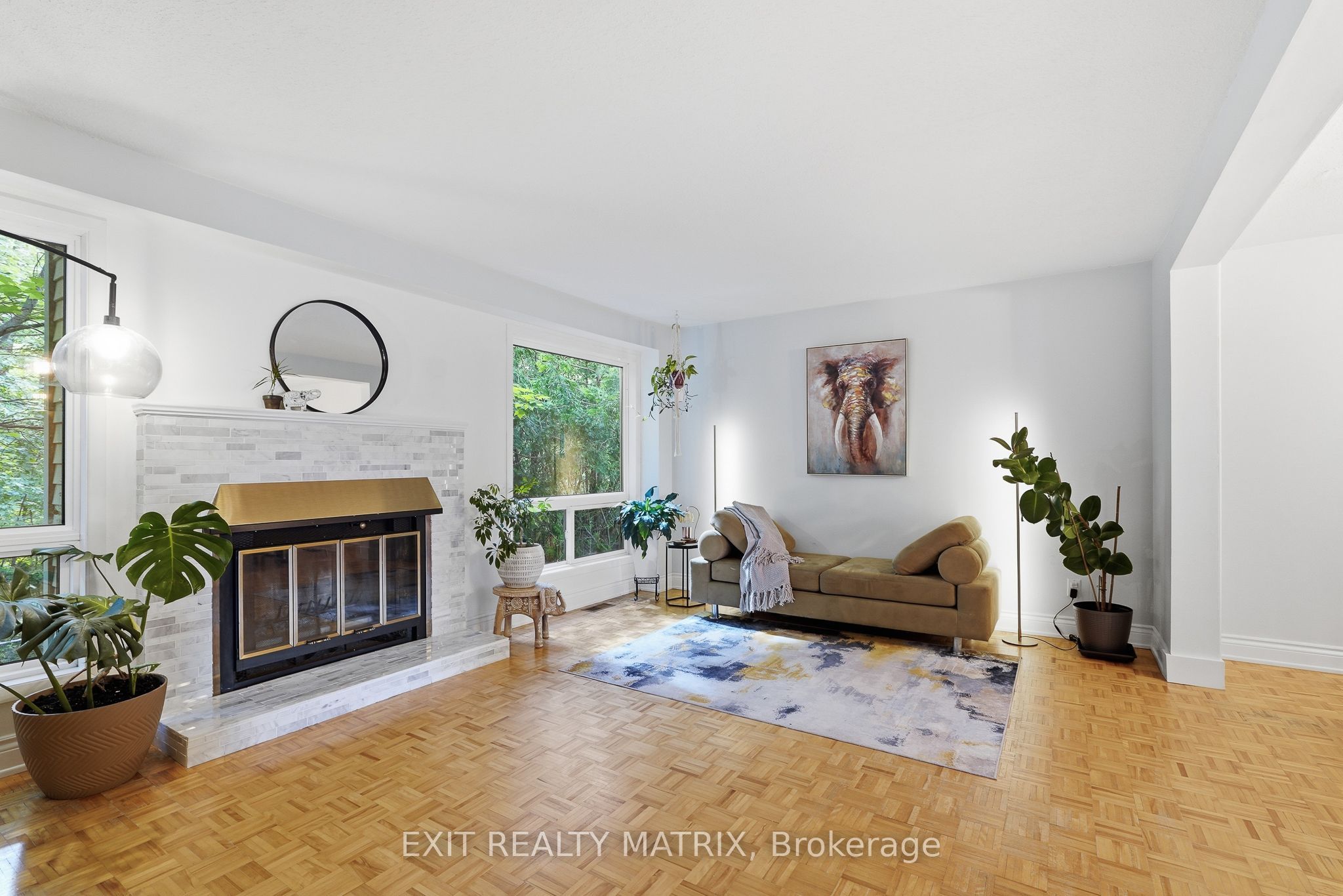 270 Fernleaf Crescent Property Photo 8