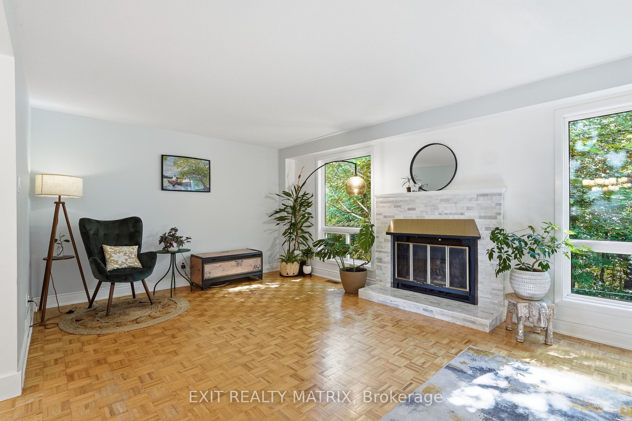 270 Fernleaf Crescent Property Photo 9
