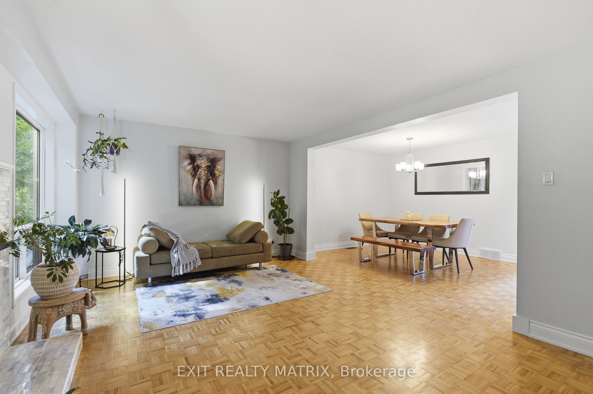 270 Fernleaf Crescent Property Photo 11