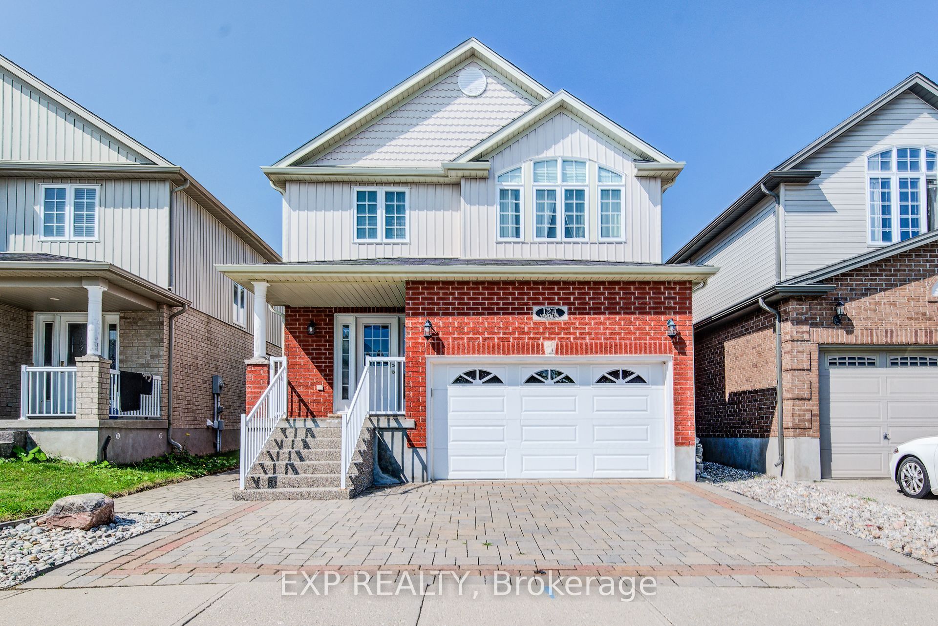 124 Udvari Crescent Property Photo 1