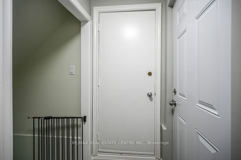 31 Joseph Court Lower Unit Property Photo 4