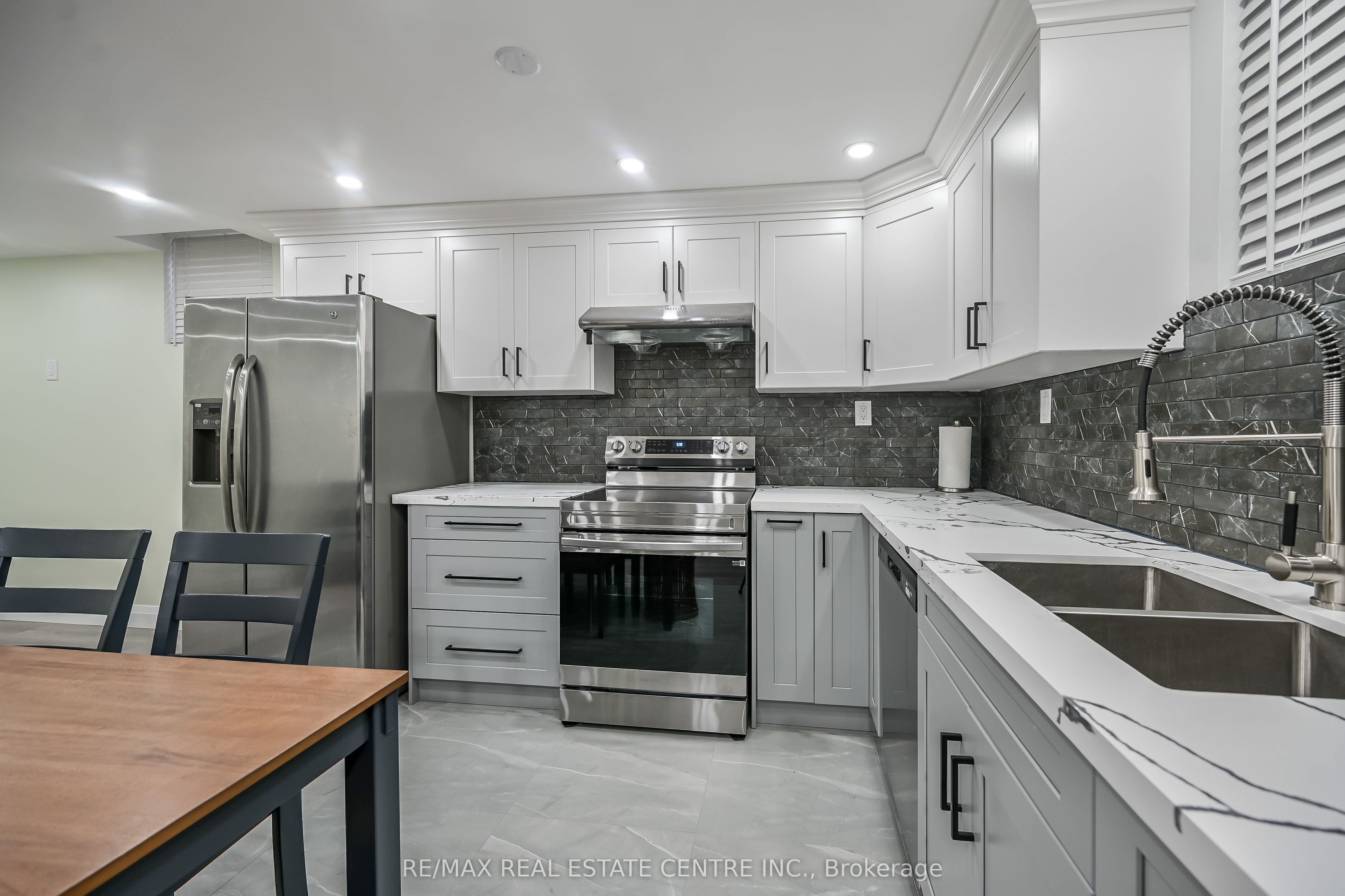 31 Joseph Court Lower Unit Property Photo 10