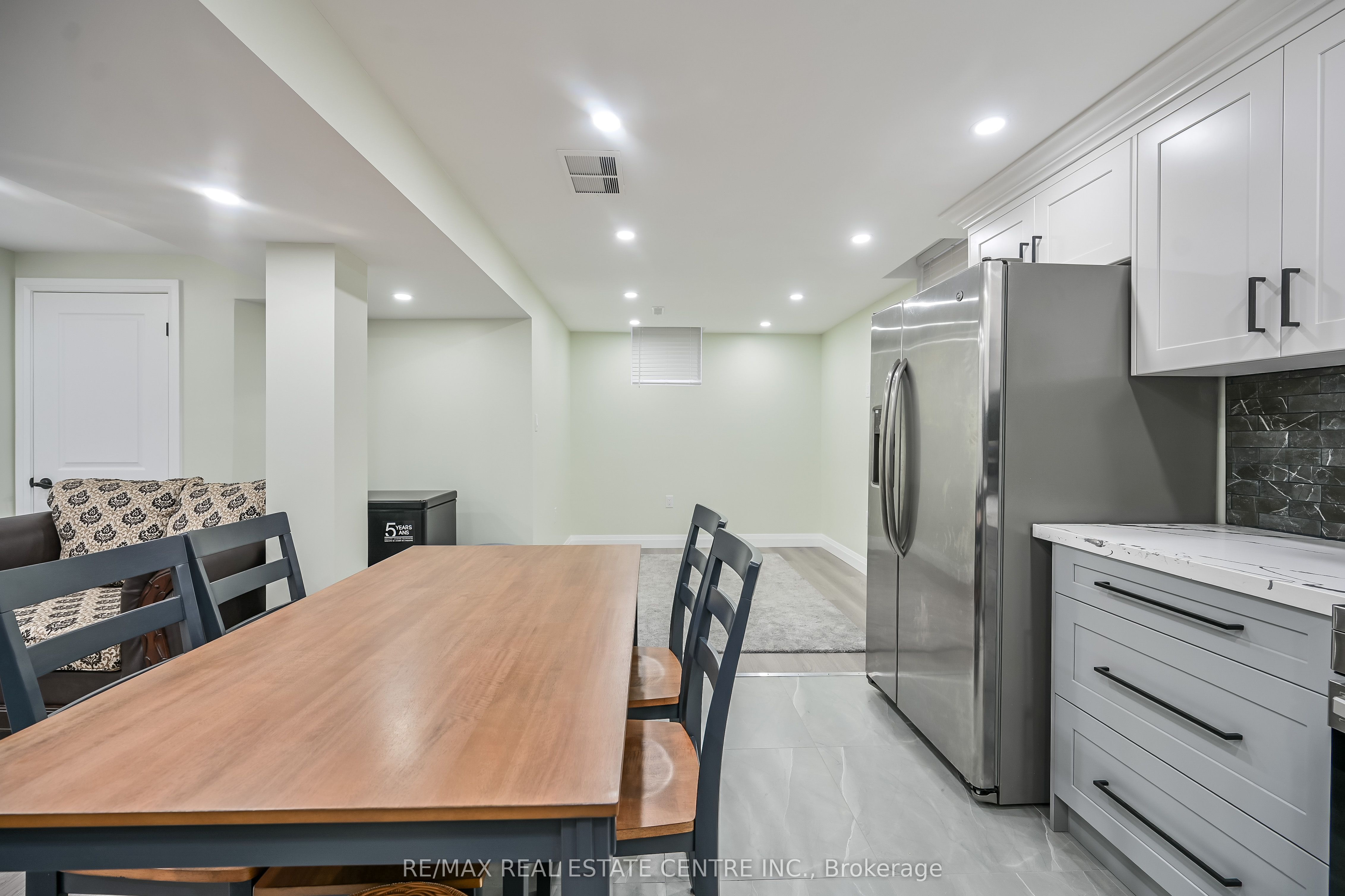 31 Joseph Court Lower Unit Property Photo 11