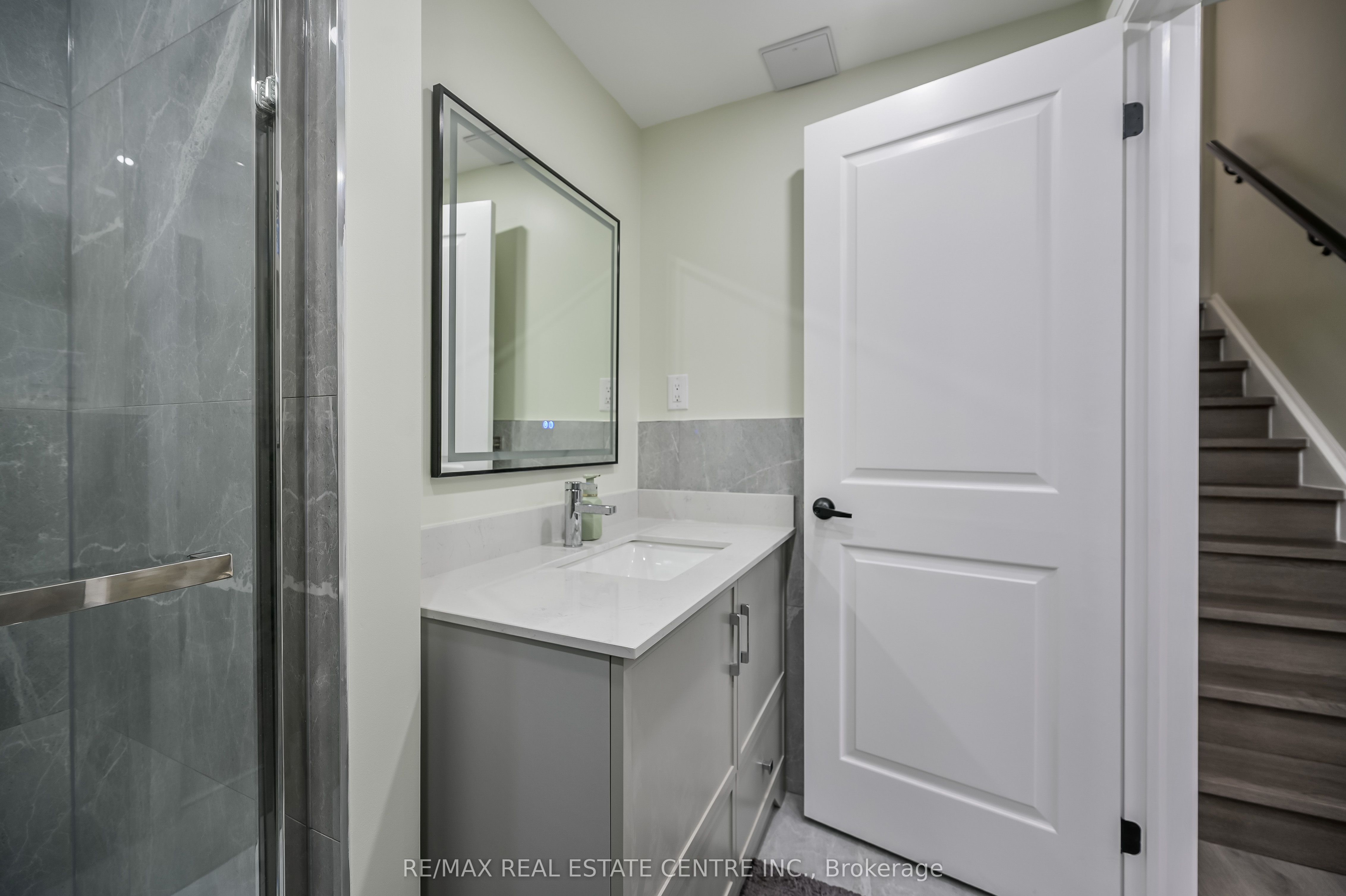31 Joseph Court Lower Unit Property Photo 23