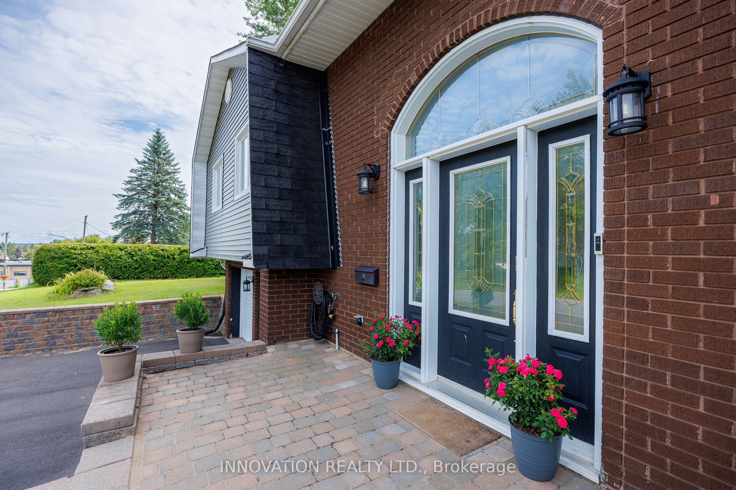 174 Belisle Street Property Photo 8