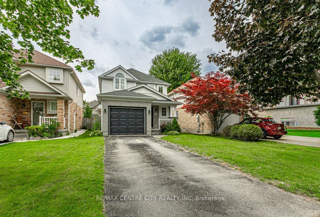 320 Rossmore Court Property Photo 3