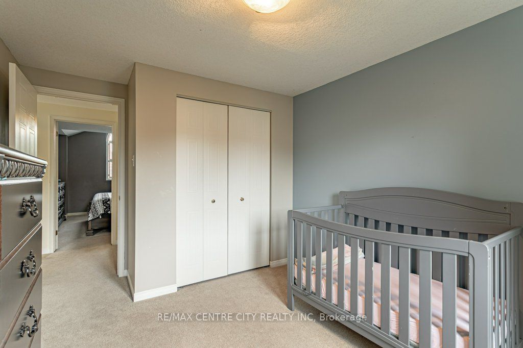 320 Rossmore Court Property Photo 19