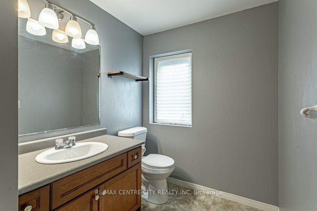 320 Rossmore Court Property Photo 24