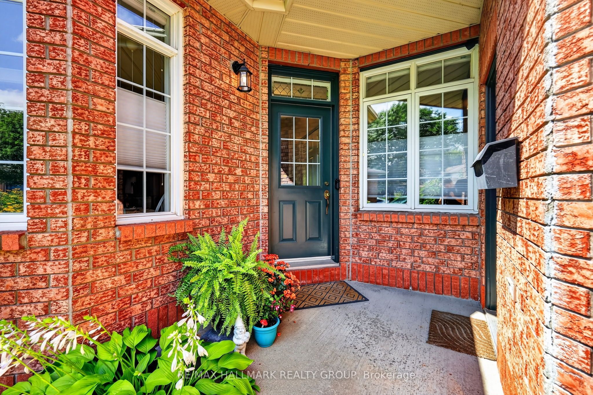 95 College Circle Property Photo 3