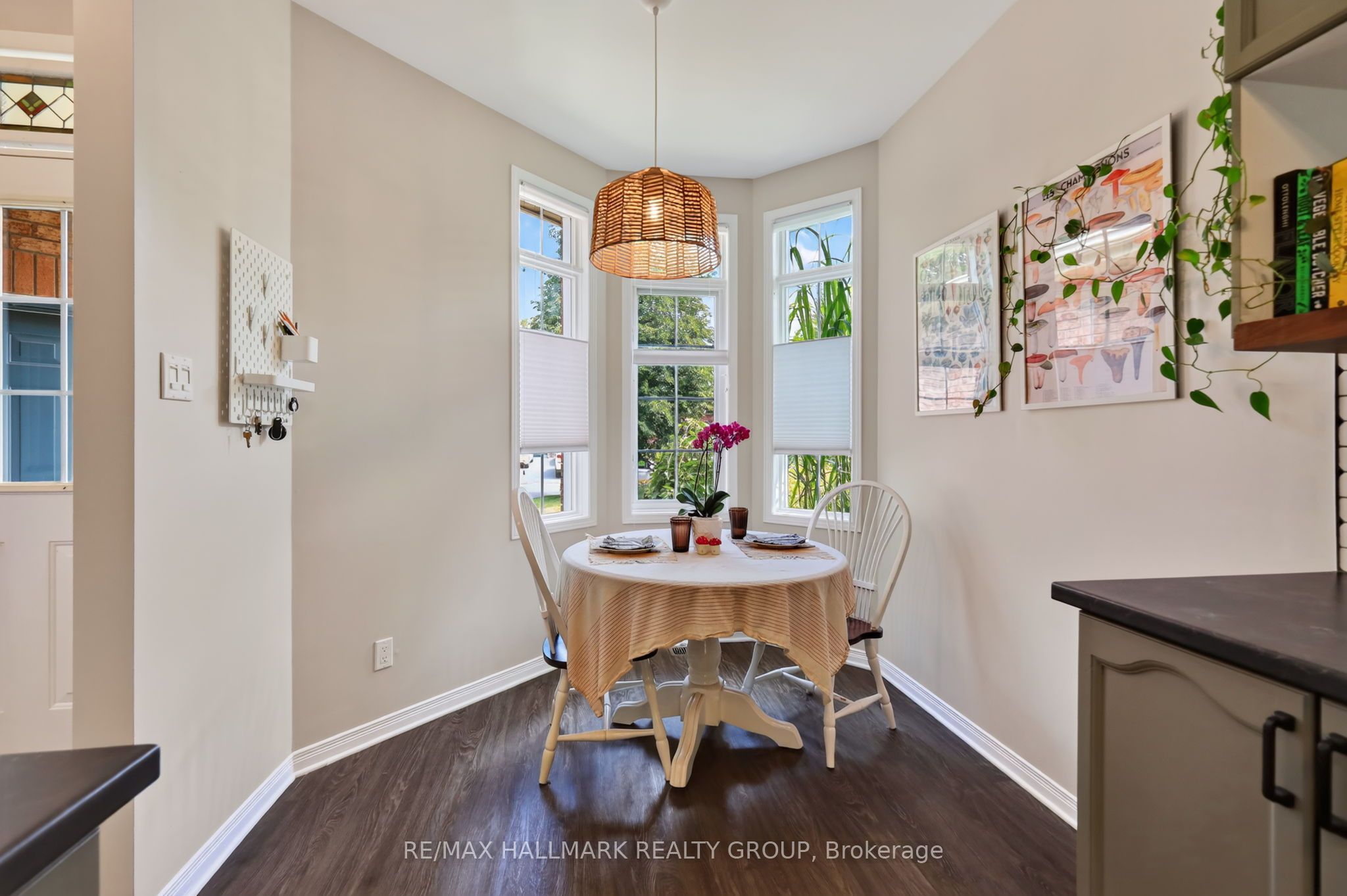 95 College Circle Property Photo 8