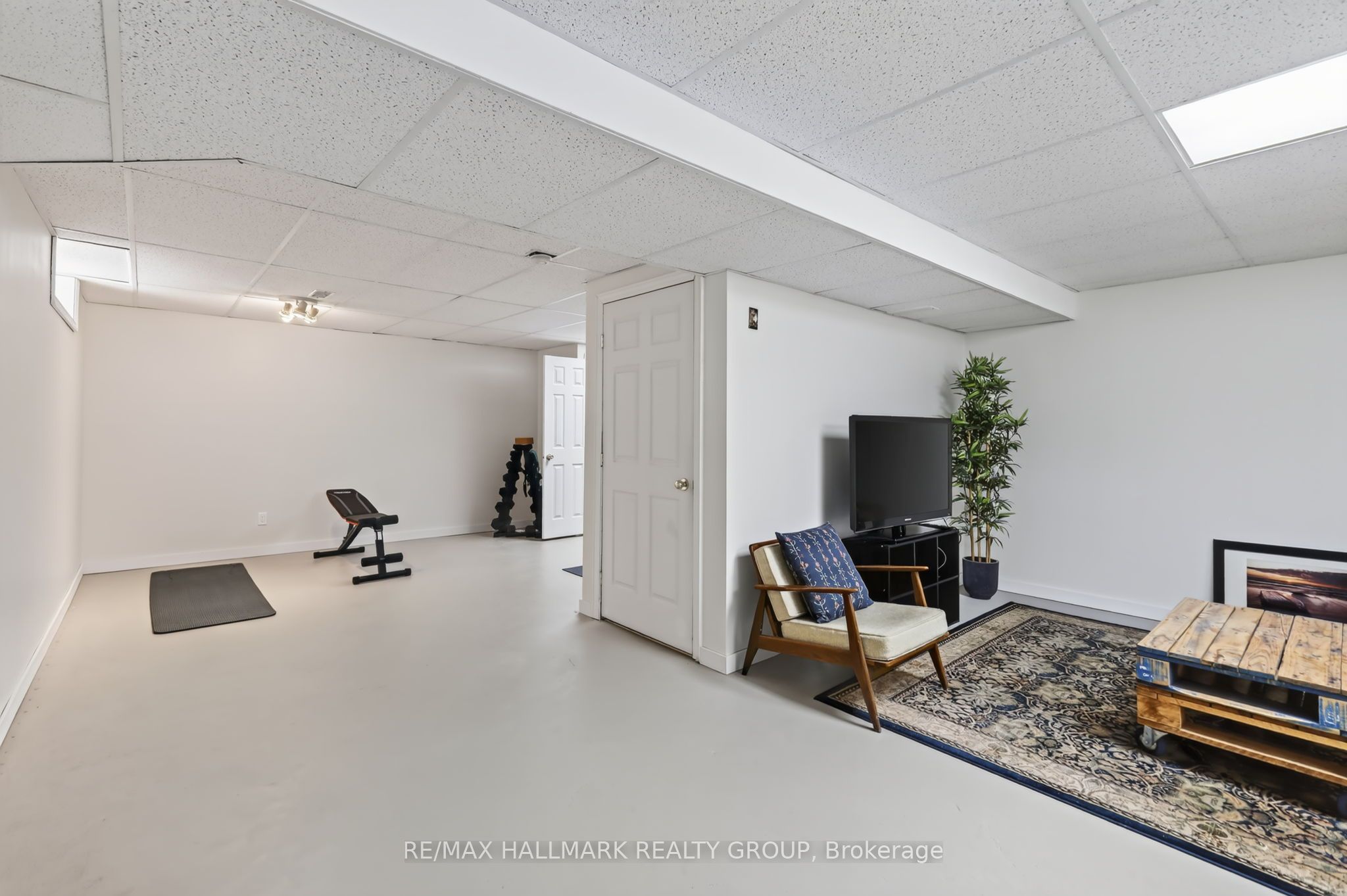 95 College Circle Property Photo 33