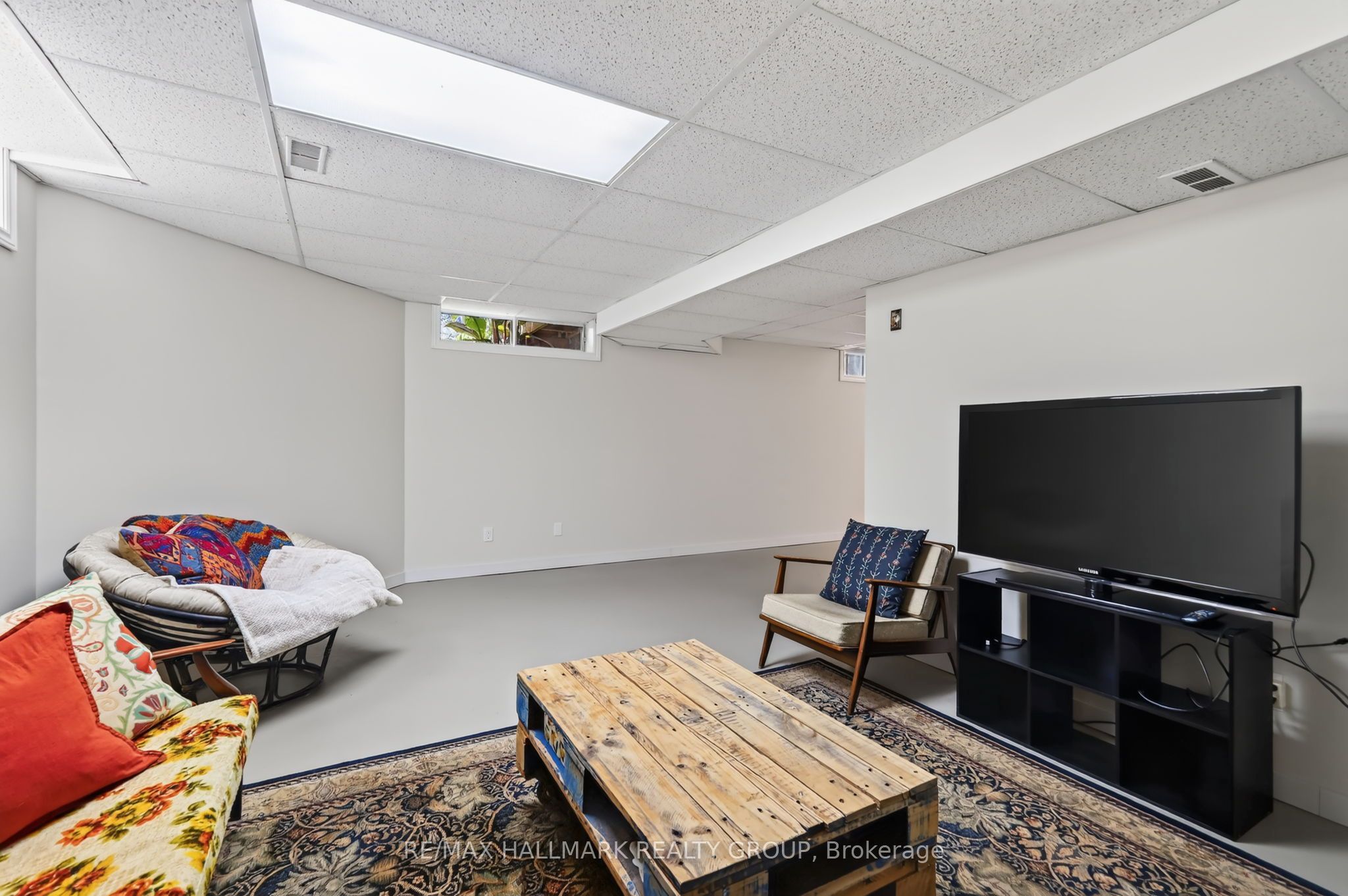 95 College Circle Property Photo 34
