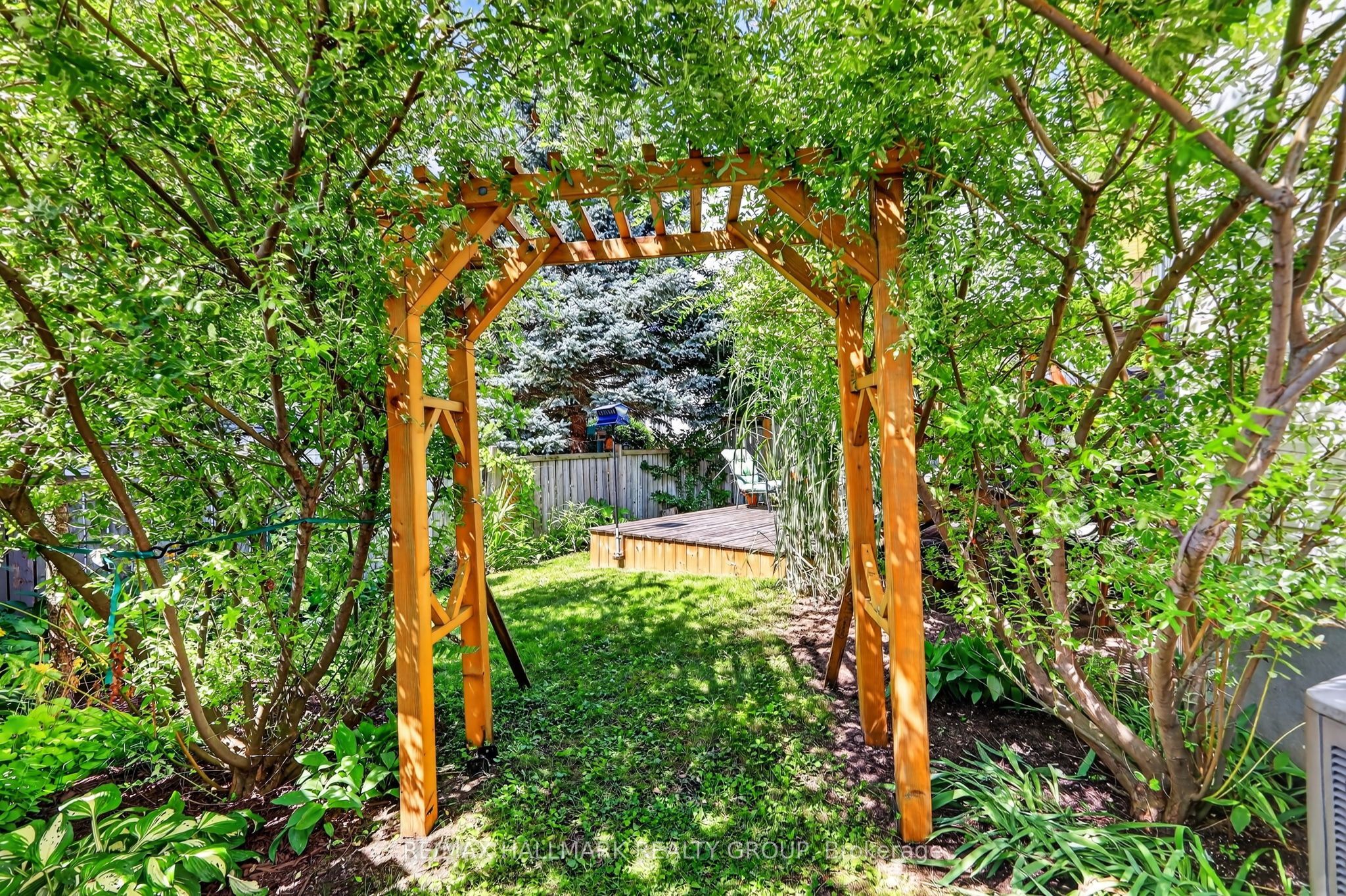 95 College Circle Property Photo 44