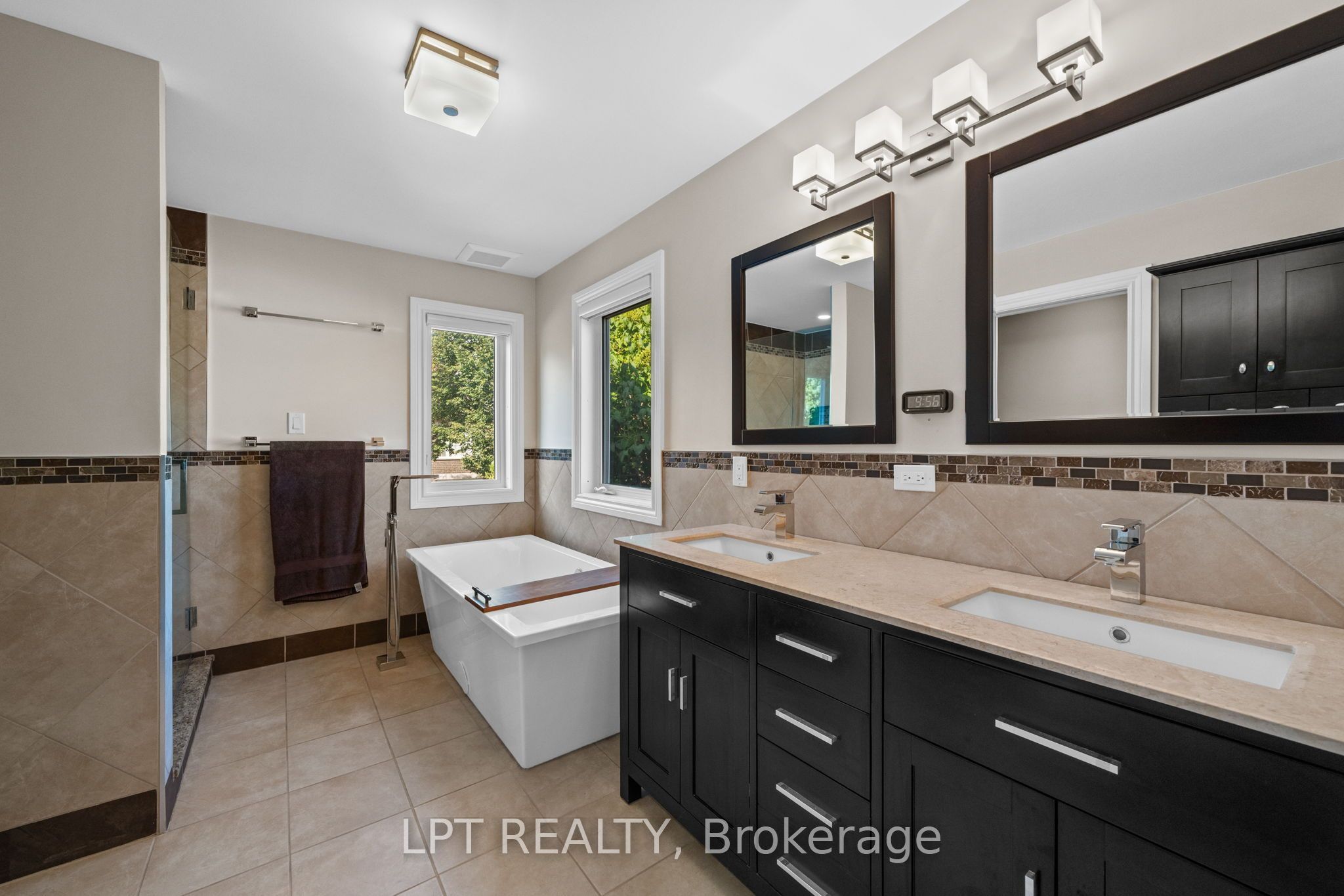 15 Spalding Avenue Property Photo 25