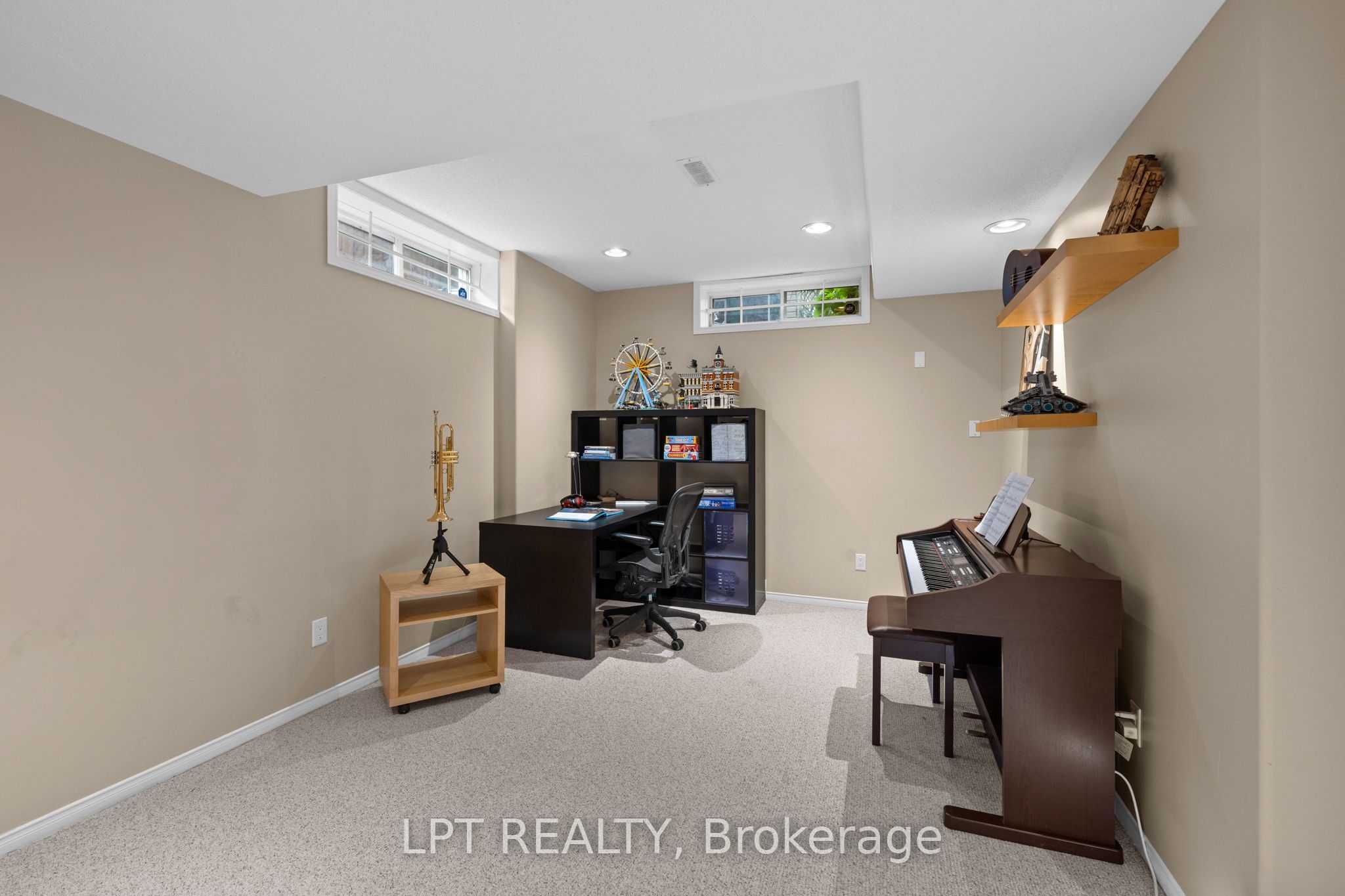 15 Spalding Avenue Property Photo 37