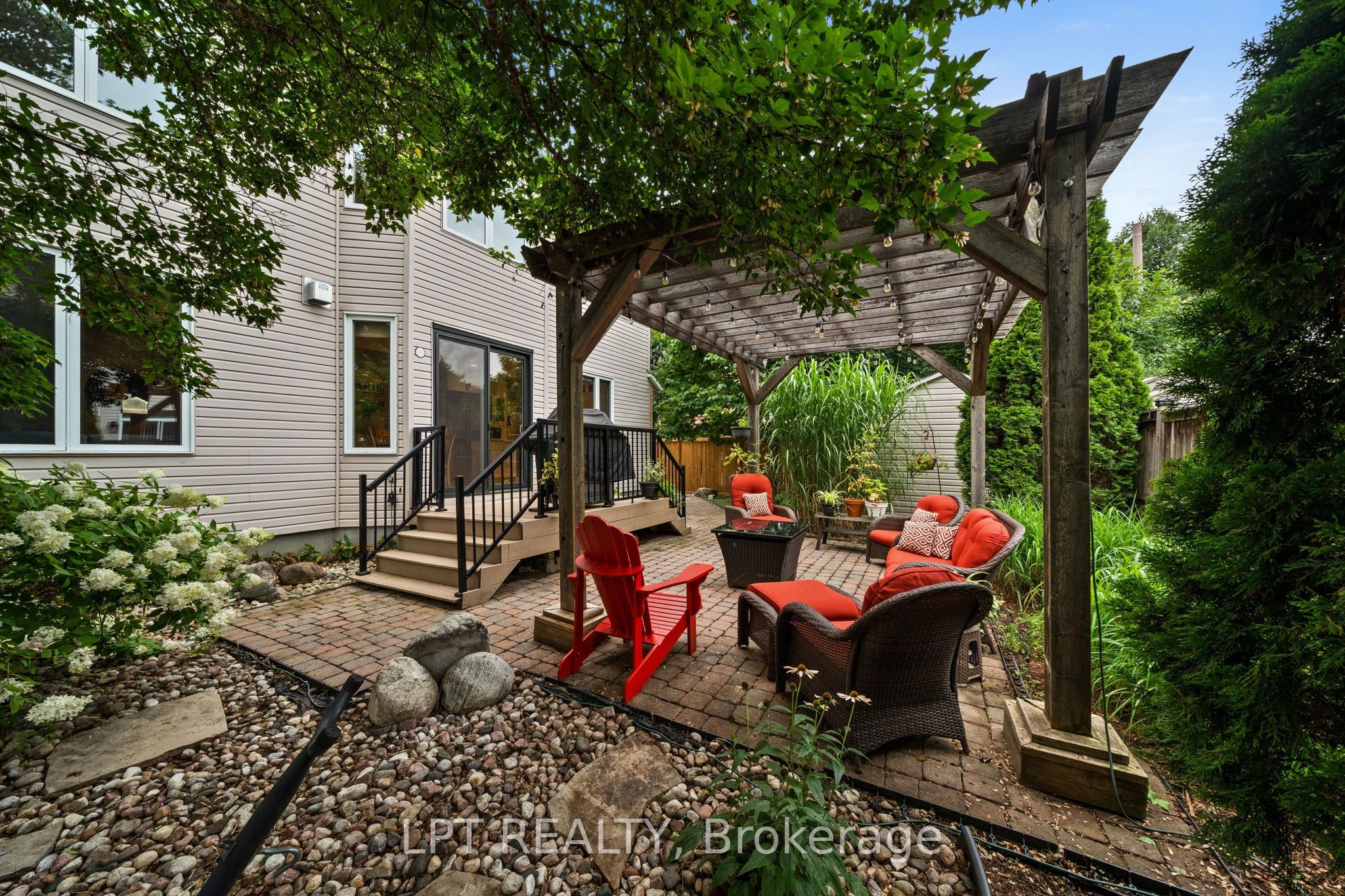15 Spalding Avenue Property Photo 44