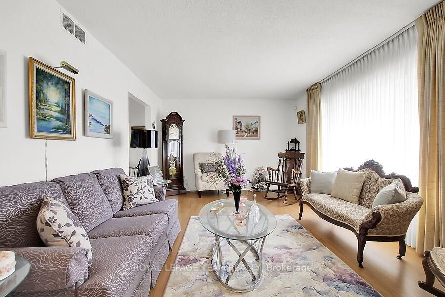 31 Ross Street Property Photo 6