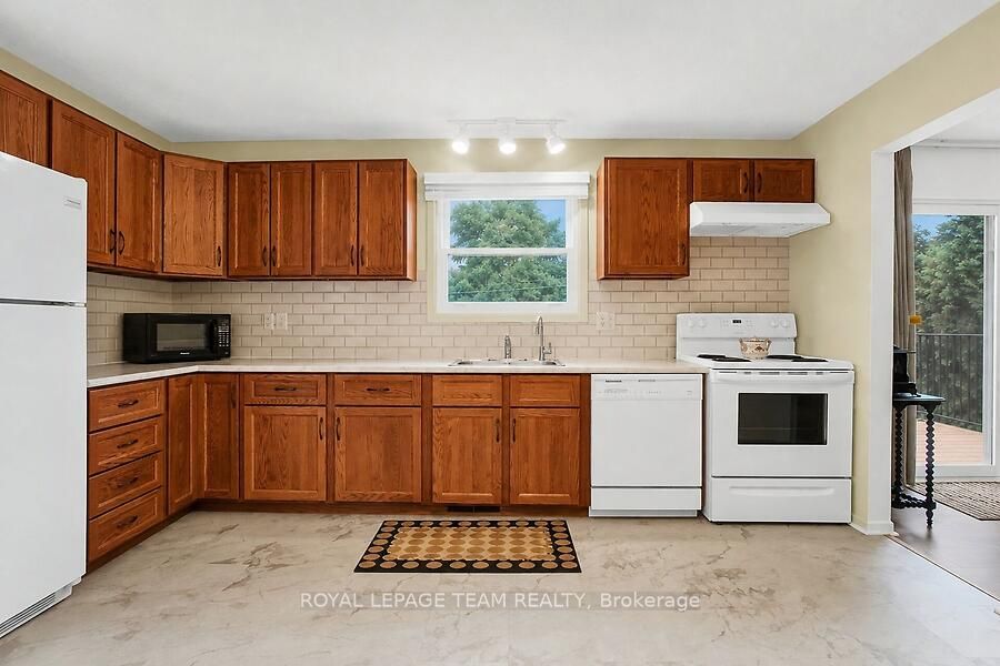 31 Ross Street Property Photo 13