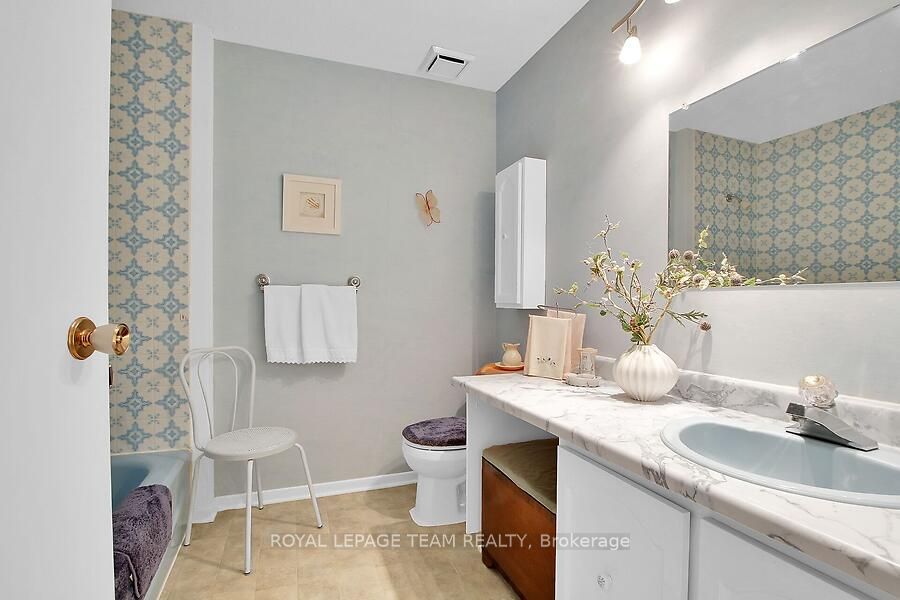 31 Ross Street Property Photo 19