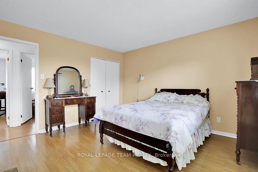 31 Ross Street Property Photo 22