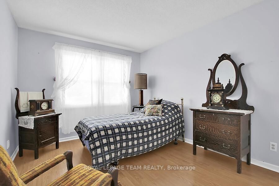31 Ross Street Property Photo 26