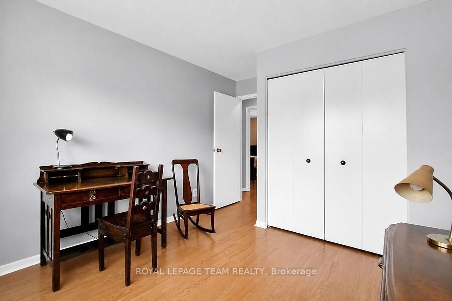 31 Ross Street Property Photo 29