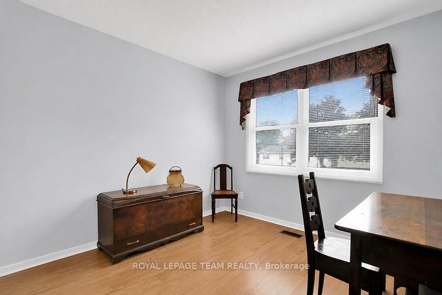 31 Ross Street Property Photo 30