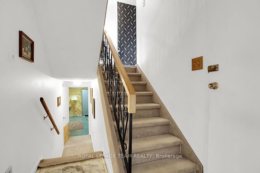 31 Ross Street Property Photo 32