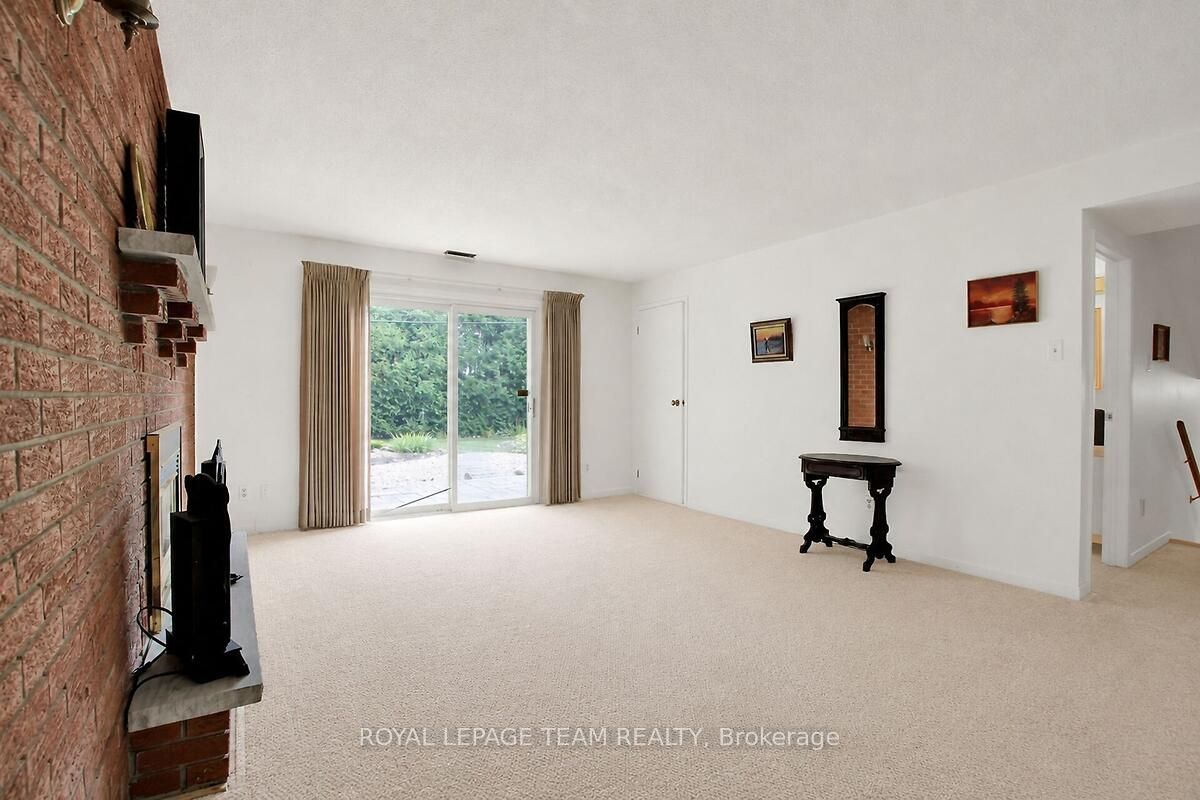 31 Ross Street Property Photo 36