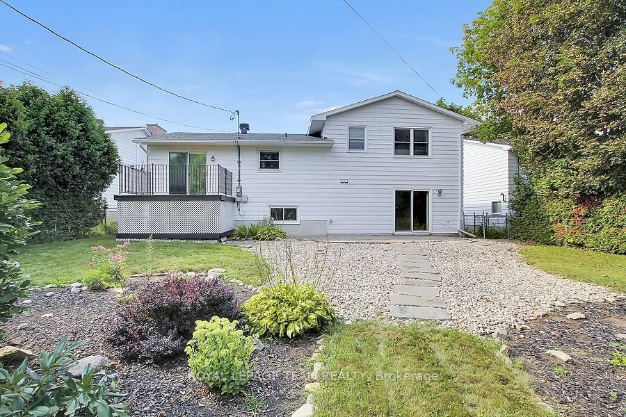 31 Ross Street Property Photo 43
